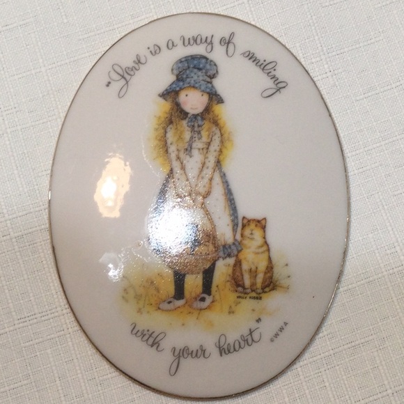 Holly Hobbie Porcelain Plaque Love is a way of - Picture 2 of 5